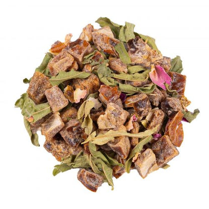 Roos en Guarana vruchteninfusie met rozenblaadjes en hazelnoot