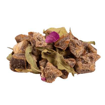 Roos en Guarana vruchteninfusie met rozenblaadjes en hazelnoot